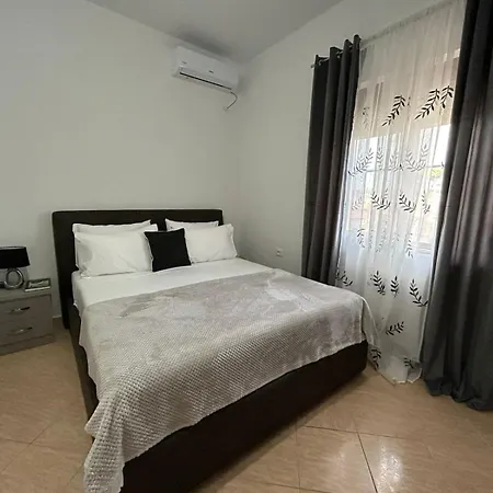 Villa Kiki's 2