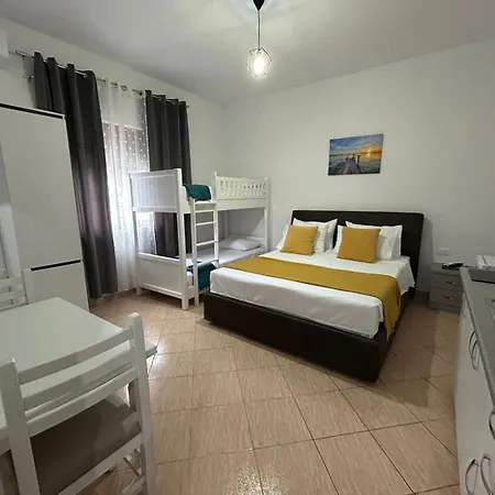 Kiki's 2 Villa *