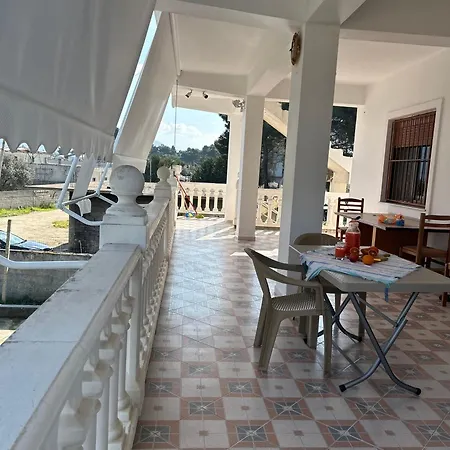 Kiki's 2 Villa *